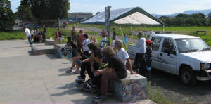 crowd2.jpg